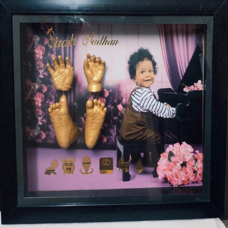 2 Hands + 2 Feet - Photo + Details + Frame 3D casting